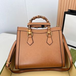 Diana Bamboo Tote Bag Marrón Mujer Asa Bolsos Flap Crossbody Shop Bag Big Classic Letter Imprint Shoulder Messenger Bags Monedero Bolsa de cuero genuino de alta calidad