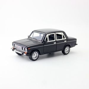 Diecast Model 1 24 Scale Diecast Toy Vehicle Model LADA 2106 Classical Car Pull Back Sound Light Door Openable Collection Gift For Kid 230509