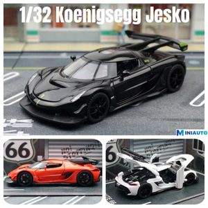Modèles Diecast Cars 1/32 Koenigsegg Jesko Miniature Diecast Super Toy Car Model Sound and Light Door Opening Series Childrens GiftSL2405