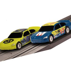 Modelo Diecast Electric Scalextric Car Slot 1/43 para Carrera Go Race Track Niños Niños Cepillos de control remoto Accesorios 230922