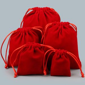 Bolsa de regalo de joyería de diferentes tamaños Pulseras de cuentas de terciopelo de color rojo Colgante Collar Pendientes Bolsas Embalaje con cordón Decoración del banquete de boda