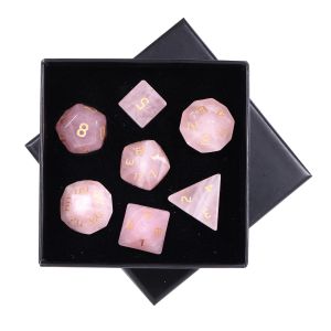 Exhibir 7pcs/set natural de cuarzo rosa cristal poliédrico dnd dados set piedras caídas pulidas para juegos de mesa RPG MTG Decoración en el hogar