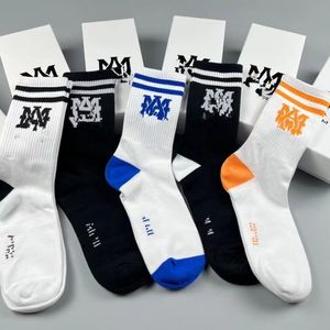 A01 2023 Pièces de créateurs Chaussettes de luxe AM Mode hiver Chaussettes de Noël amirly am2 Chaussettes en laine de super qualité Couple AMIRIlinesS Boîte de 5 paires de coton avec boîte fs