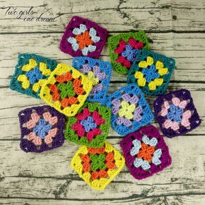 DIY crochet doilies posavasos multicolores tapetes de mesa cuadrados decoración hecha a mano taza de crochet pad 9 cm ropa de lana parche 50 unids / lote 210706