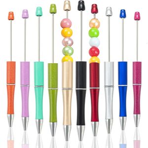 Plastique en gros bricolage Ajouter des perles de perles de perles Pens de balle personnalisables avec un stylo à rollerball à l'encre noire pour enfants présente une école de classe de bureau