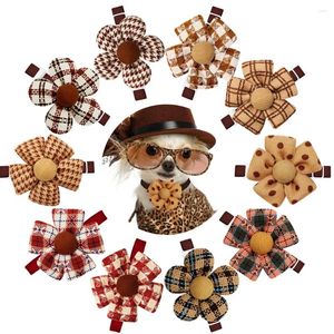 Ropa de perros Autumn Bow Ties Accesorios para perros pequeños Classics Collar de gato ajustable Pet Cubriendo Proveedor de algodón