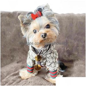 Ropa para perros Letras de diseñador de lujo Impreso Moda Vaquero Sudaderas con capucha de mezclilla Gatos Perros Animales Chaquetas Deportes casuales al aire libre Mascotas Abrigos C Dhtpv