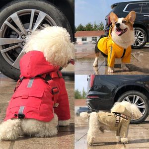 Ropa de perros para perros Pet impermeable ropa impermeable reflectante con arnés de ropa de lluvia al aire libre.