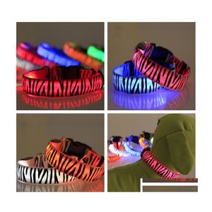 Colliers pour chiens Laisses Stripe Led Pet Collar Night Safety Light Clignotant Glow In The Dark Petite Laisse Drop Delivery Home Garden Suppli Dhdio