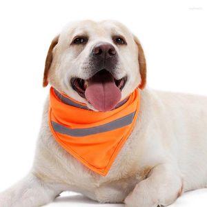 Collares para perros Bandanas reflectantes Pet Toalla triangular Bufanda Color brillante Babero de poliéster