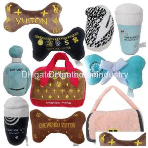 Dog Toys Chews Designs Collection Pup Pup Collection Parodia Squeaky Squeaky Plush Perros Bones de juguete Copa de bolso 10 Color al por mayor DH4OG