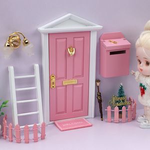 Accessoires de poupée Miniature Wood Elf Door Tooth Fairy Mini House Pretend Play Toy Gift for Kids Furniture Simulation Miniatures 230520