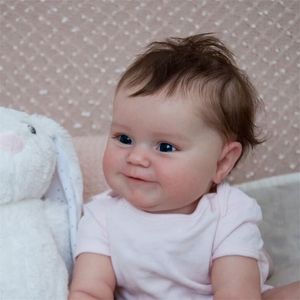 Bonecas 50CM Reborn Baby Doll born Girl Baby Lifelike Real Soft Touch Maddie com cabelo enraizado à mão Boneca de arte artesanal de alta qualidade 221025