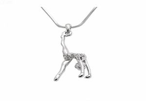 Doble nariz llegada incrustación de Metal figura de mujer gimnástica chica encanto collar gimnasio joyería colgante Necklaces7439513