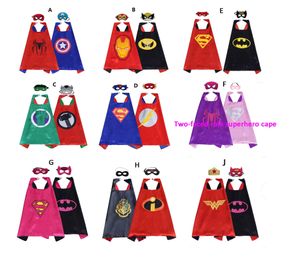 Costumes à thème imprimés recto-verso Cape et masque de super-héros à deux faces Cosplay en satin pour enfants 3-12T Halloween Cadeaux de fête de Noël Cadeaux d'anniversaire