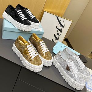 Baskets à double roue Femmes Luxurys Designer brillant imitation Hauteur de cristal augmentation chaussures triangle logo