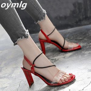 Zapatos de vestir 2021 verano transparente rojo niña pequeña moda fresca punta abierta gruesa con tacones altos sandalias de hadas femeninas mujeres