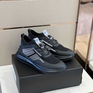 Chaussures habillées 2023 nouvelle arrivée vente chaude marque de luxe hommes chaussures décontractées respirant en plein air hommes Sneaker. Chaussures à enfiler pour hommes J230818