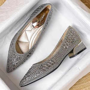 Chaussures habillées 2024 Bling Med Heels High Traf Ladies Glitter Gold Pumps Crystal Sequin Low talond Tacones Femme Party Bride Wedding