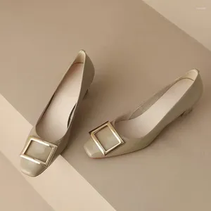 Zapatos de vestir 9 años Tienda Diseño de metal Cuero genuino Tacón alto Primavera Moda Ocio Conmutar Trabajo de oficina Tacones de mujer