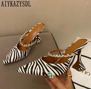Chaussures habillées AIYKAZYSDL Zebra Print Pumps Femmes Striped Strass Crystal Slingback High Heel Strange Slide Mules Bride Plus Size 41