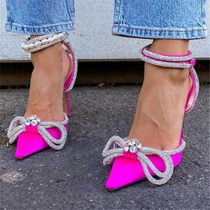 Zapatos de vestir Nudo de mariposa Bombas de mujer Lentejuelas Cristal Tobillo Correa Sandalias Punta puntiaguda Tacones altos Zapatos Sandalias de diseñador 2022 Tendencia G230130