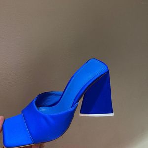 Chaussures de robe Casual Designer Summer Slide Lady Femmes Bleu Satin Peep Toe Talons Hauts Wedge Stiletto Stripper Zapatos Mujer Pantoufles