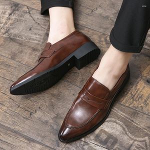 Chaussures habillées Casual Hommes Été En Cuir Sapato De Couro Masculino Zapatos Casuales Para Hombre Cuero Business Pointu