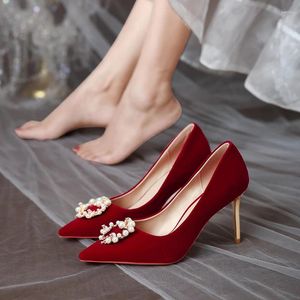 Zapatos de vestir estilo retro chino boda perla ciclo hebilla novia bombas vino rojo gamuza tela tacón alto tostado femenino solo zapato