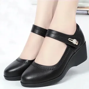 Chaussures habillées comem Pumps for Party Lady Classic Black Elderly Women's Summer Sandals Footwear Fashion Fashion High Quality Zapato