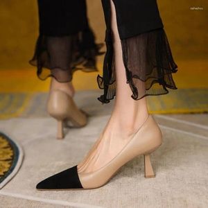 Zapatos de vestir franceses retro punteado tacón alto para mujeres tacones de aguja de cuero de corte poco profundo de color bloqueado