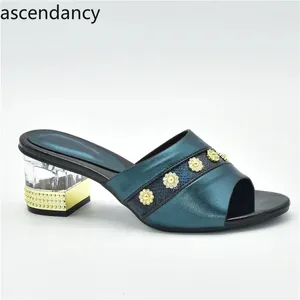 Zapatos de vestir italiano en mujeres Boda africana de alta calidad 2024 Llegadas especiales Color verde azulado Nigeriain gran tamaño 43