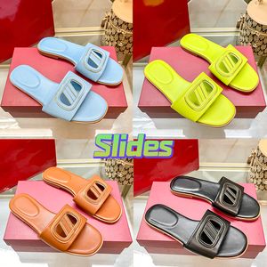 Nouvelles sandales de designer vlogo coupé veau de la peau de diapositive pour femmes pantoufles pantoufles platine ivoire perle fluor naturel jaune plage de plage de sandale plage plates glisses de luxe slipper