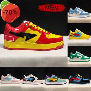 Chaussures habillées Low 2023Sta Apes chaussures de sport hommes femmes Nigo Teal Brown Comics jaune rouge cuir verni noir triple blanc bleu peinture beige daim rose pastel