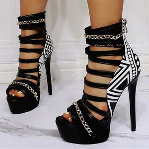 Zapatos de vestir Cadena de metal Botas de plataforma romana Sandalias Mujeres Negro Blanco Recortar botines Lady Alto Tacón fino Hollow Diseño de marca