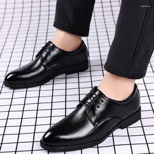 Zapatos de vestir Oxfords para hombres Cuero negro con cordones Casual Business Point Toe Wedding Party Estilo formal Trabajo