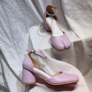 Zapatos de vestir Púrpura Mujeres Tabi Split Toe Femenino Chunky High Heel Bombas Tobillo Wrap Designer Sandalias de verano 2023 Mary Janes Tamaño grande