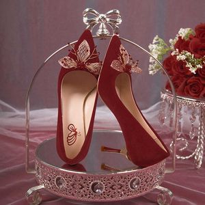 Chaussures habillées rouge romantique papillon talons hauts femme chaussures de mariée 2022 nouvelle robe de mariée chinoise spectacle récolte vêtements chaussures de mariage pompes 221224