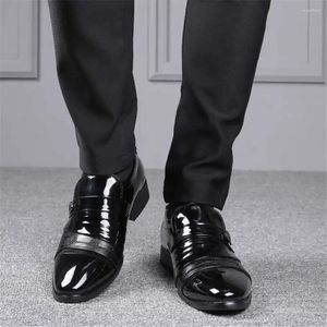 Zapatos de vestir Mocacinnes semiformales elegantes vestidos formales para hombres boda zapatillas de baloncesto blancas deporte