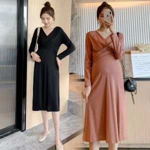 Vestidos 9190# 2021 Primavera Moda coreana Maternidad Vestido de fiesta larga V Neck Slim Una línea de ropa modal suelta para mujeres embarazadas Embarazo