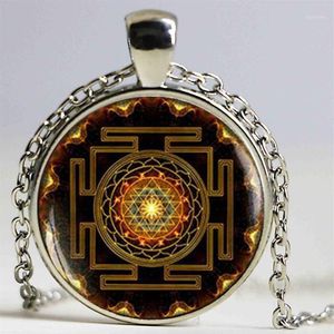Drop Fashion Buddhiste Sri Yantra Collier de pendentif Géométrie sacrée Sri Yantra Jewelry Bijoux entier12232