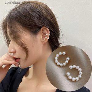 Ear Cuff Ear Cuff 2023 Nueva moda de Corea del Sur Charm Pendientes de perlas Gemelos para mujer Falso Hueso perforado Accesorios de joyería en forma de C al por mayor Y240326