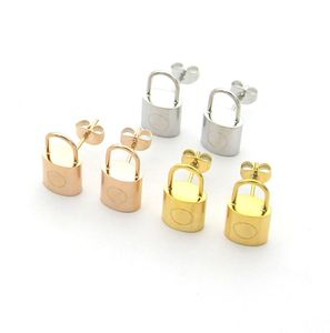 Pendiente de marca, joyería de diseño, pendientes de moda de alta calidad, pendiente con cerradura en v de acero de titanio, oro de 18 quilates, amor femenino y masculino4002421