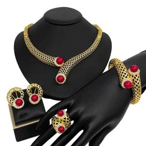 Boucles d'oreilles élégantes femmes bijoux ensembles accessoires de fête de mariage qualité de luxe 18k colliers plaqués or bijoux avec imitation perles 230831