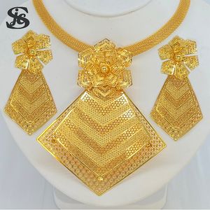 Pendientes Collar Dubai Conjunto de joyería de moda 24K Chapado en oro Forma de flor Pendientes de cobre Collar para mujer Banquete de boda Conjunto de joyería al por mayor 230506