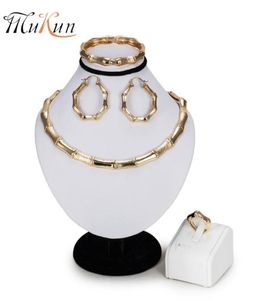 Collier de boucles d'oreilles mukun entier 2021 Dubaï Gold Color Bridal Jewelry Fashion African Perles Set Big Nigeria Wedding2153971