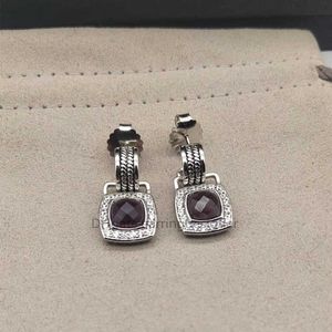 Boucles d'oreilles En gros et de luxe Petit Zircon Femmes Dangler % 90 Designer Cystal Élégant Incrusté Violet Hors Boucle D'oreille Bijoux De Mode Banquet Cadeau D'anniversaire 1H65