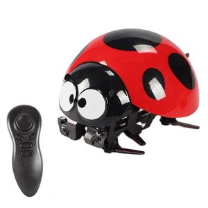 Electric RC Animals Big Tricky Creativity Toy RC Ladybug Robot simulado Hogar inteligente al aire libre Joaninha Control remoto divertido 230801