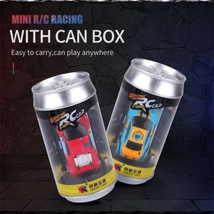 ElectricRC Car 2.4G Multiplayer 164 Mini RC Racing APP Contrôle Recharge USB Beaucoup d'amis Jouez ensemble Remote RAcer Cola Can Toys Véhicule 221109