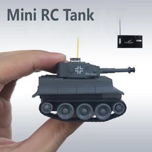 ElectricRC Car 4CH Mini RC Tank Model Electronic Radio Control Vehicle Portable Pocket Tanks Simulación Regalos Juguetes para niños 230724